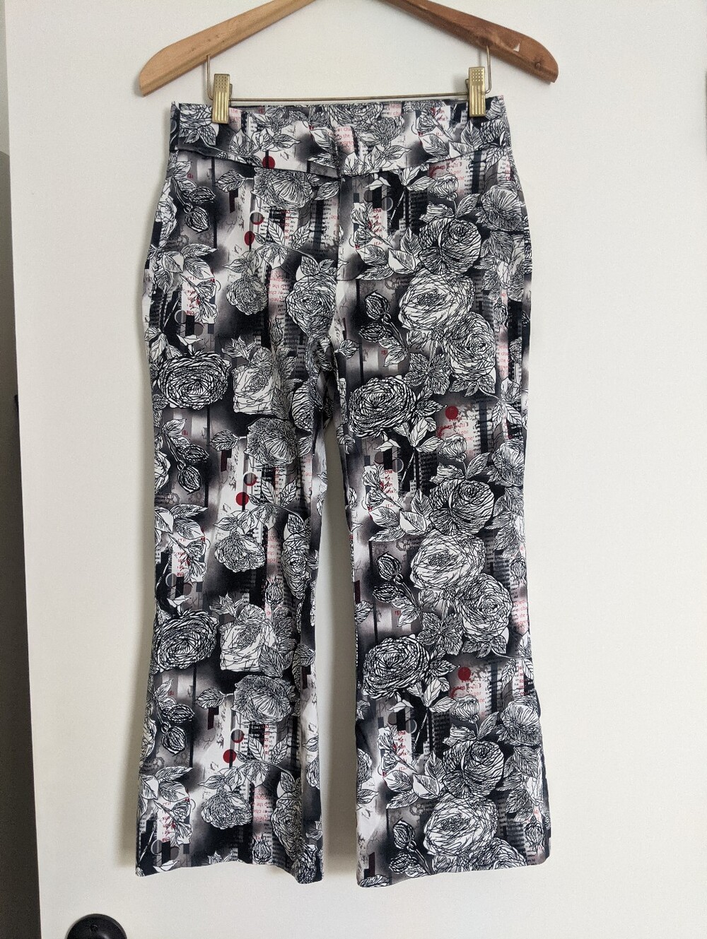 CLIO Black & White Floral Print Wide-Leg Pants